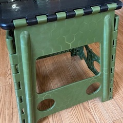 ダイソー　折りたたみ椅子