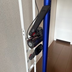 【ジャンク】ダイソン　コードレス掃除機（別売りスタンド付）の画像
