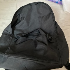リュックとスマホ充電器(乾電池式)(交渉中)