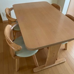 ダイニングテーブル