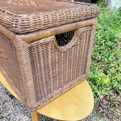 ラタンBOX　籐編み　蓋付きの画像