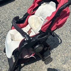 エールべべ  ベビーカーの画像