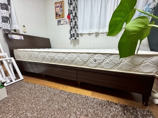 シングルベッド  収納付き（3つ）