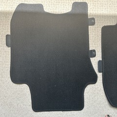 車　足マットの画像