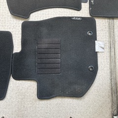 車　足マットの画像
