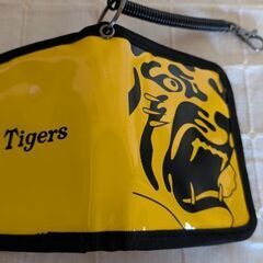 500円　阪神タイガースファンクラブ　キッズエナメル財布の画像