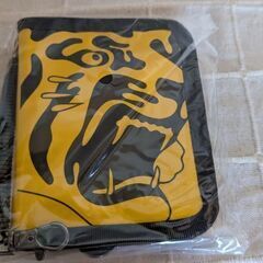 500円　阪神タイガースファンクラブ　キッズエナメル財布