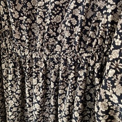 美品、花柄ワンピースの画像