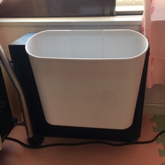 磁石付きゴミ箱、洗濯器など、つけれます