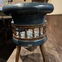 25日引き取り限定値下げ！ 【中古】英国伝統クラシカルスタイル 　VINSENT　チェア　2脚セットの画像