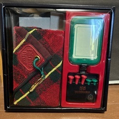 ハンドタオルとゴルフのティーのセット