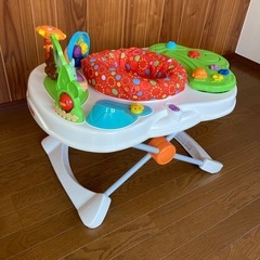子供用のおもちゃ付きテーブルチェア 