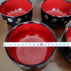 大きめの御椀　お盆付き　５個セットの画像