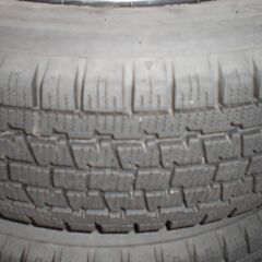 スタッドレスタイヤ・アルミホイール付き４本セット 145R12LTの画像