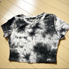 【SHEIN】Mサイズ クロップシャツ 絞り染め リブニット クロップシャツの画像