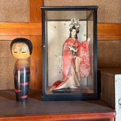 仏壇、日本人形あげます