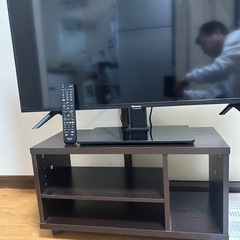 テレビ、テレビ台
