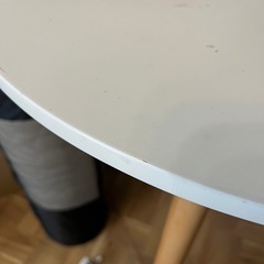 テーブル　カフェテーブルの画像