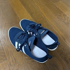 adidasアディダス　スニーカー　レディース