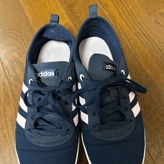 adidasアディダス　スニーカー　レディースの画像