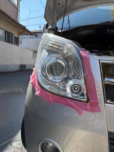 車　ヘッドライト黄ばみ取り　透明化作業
