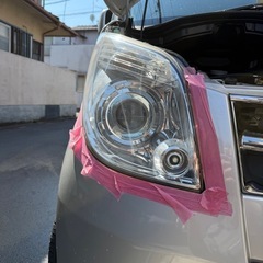 車　ヘッドライト黄ばみ取り　透明化作業
の画像