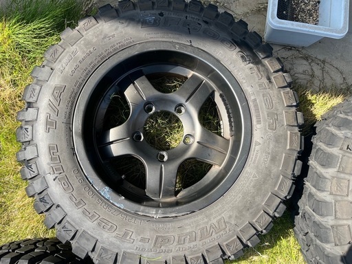 BFGoodrich Mud-Terrain T/A 15インチオフロードタイヤ