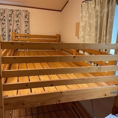 二段ベッドの画像