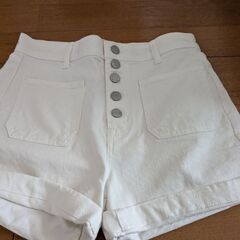 GAPホワイトデニム　ショートパンツ