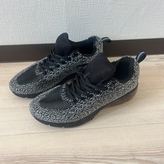 スニーカー