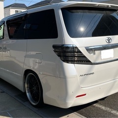 トヨタ　アルファードの画像