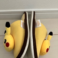 ポケモン　ピカチュウ　子供スリッパ　18か19くらいの画像