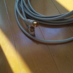 テレビのアンテナケーブルですの画像