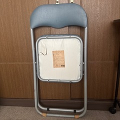折りたたみ椅子　座面裏に破れありの画像