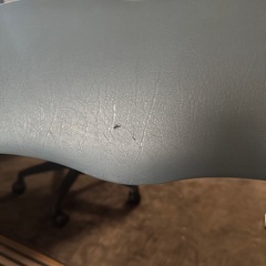 折りたたみ椅子　座面裏に破れありの画像