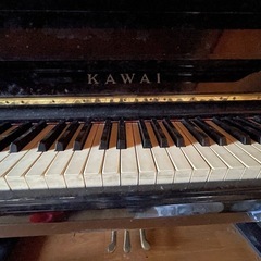 カワイ アップライトピアノの画像