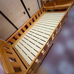 【木製シングルベッド、1度取り引き休止します】