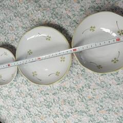 お譲り先決まりました　　　　　　　ありがとうございました　　　　　　　　　　　　　　　　　　　　　　　　✽8/16㈯~8/23㈯ 3サイズの食器の画像