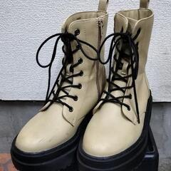 ブーツ　白　ベージュ　ひも　厚底　Sサイズ