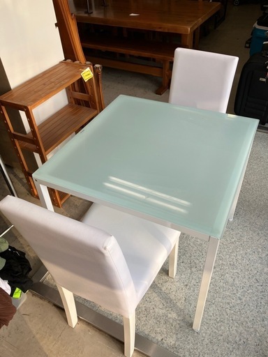 I2504-841 ガラストップダイニングテーブル＆イス2脚セット ※バラ売り不可 強化ガラス ホワイト 中古