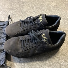 スエードのスパイク　高校野球