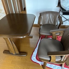 ダイニングテーブル・椅子