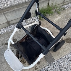 AIRBUGGY for DOG フレームのみ　ペットカート  ホワイトの画像