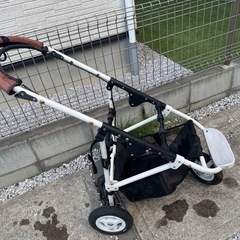 AIRBUGGY for DOG フレームのみ　ペットカート  ホワイトの画像