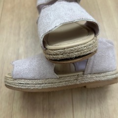 【petit main】サンダルの画像
