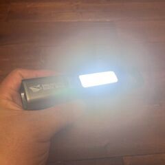 【充電式】ハンディタイプ・LED懐中電灯二個セット新品未開封の画像