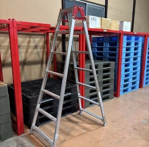 引き取り限定 
長谷川工業 RYZ-21b はしご兼用伸縮脚立、天板までの長さ1.91-2.22メートル 最大使用質量100KG