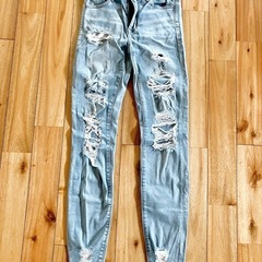 AMERICAN EAGLE ダメージデニム　sサイズ