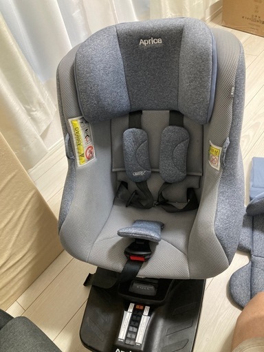 アップリカクルリラプラスライト　
チャイルドシート