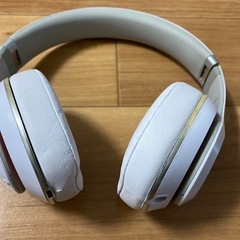 Beats Solo 2 ヘッドホン ホワイトの画像